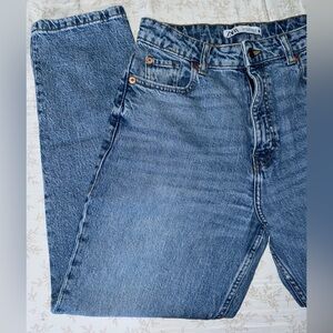 Zara mom fit Straight Blue Jeans
